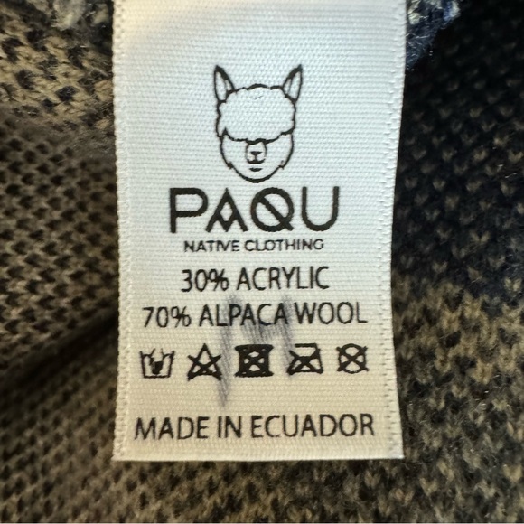 NWOT Alpaca Wool Sweater with Andean Llama Design Medium - Picture 8 of 16